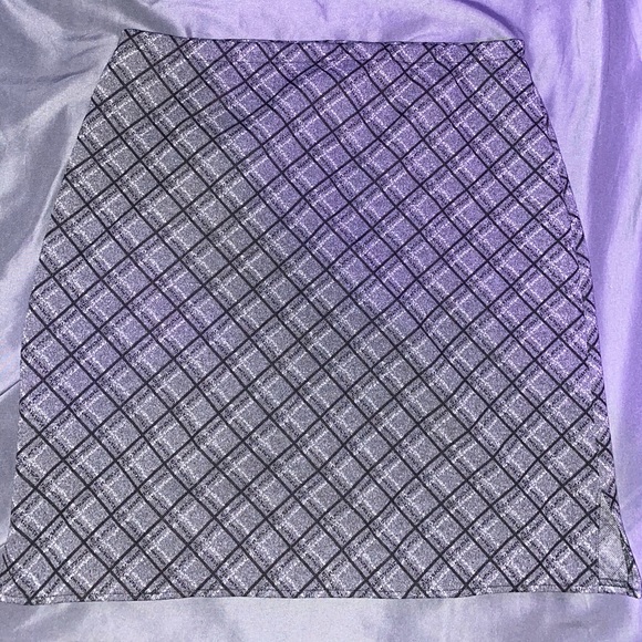 Plaid skirt - Picture 2 of 2